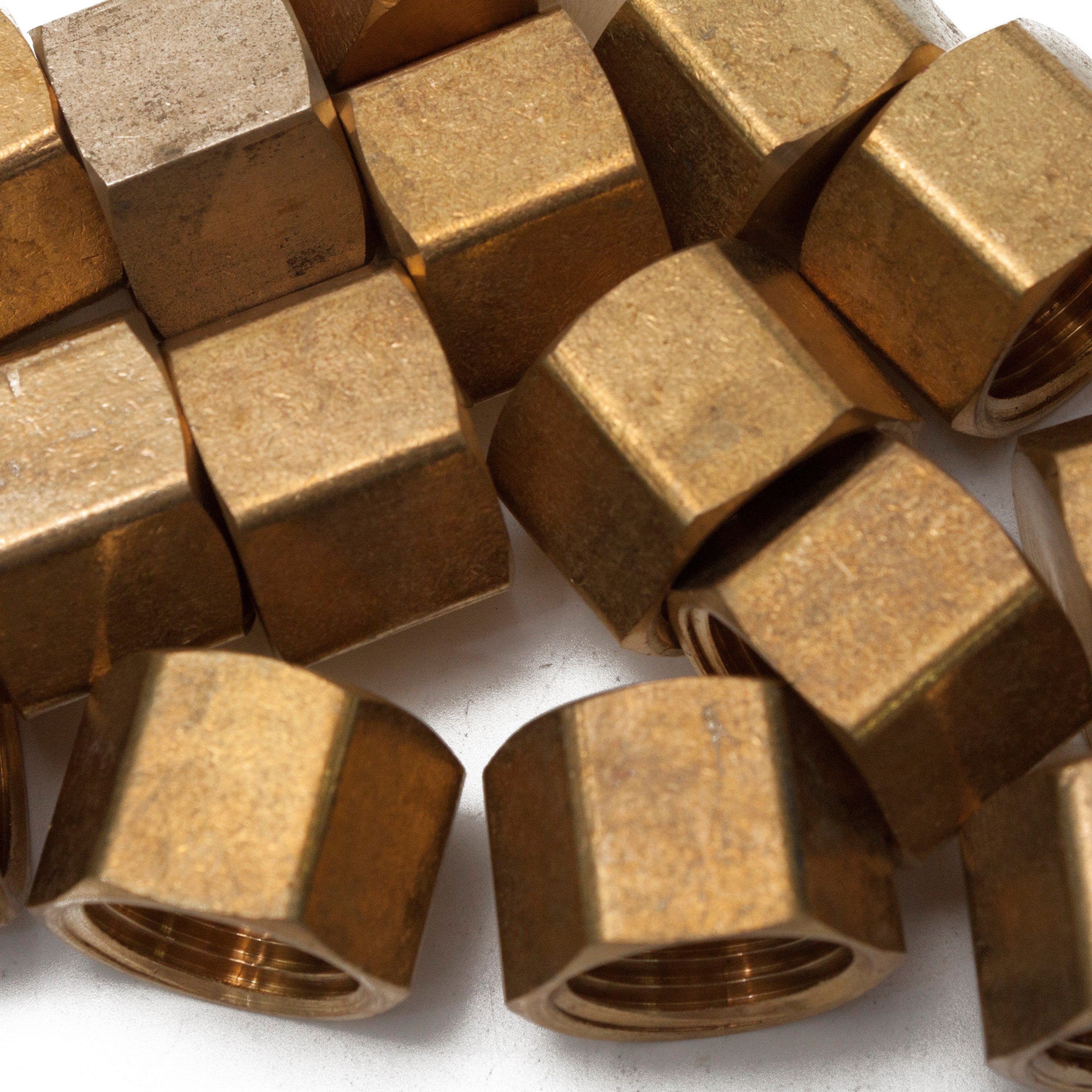 LTWFITTING Lead Free Brass Pipe Cap Fittings 1/2 Inch Female NPT Air Fuel Water (Pack of 300)