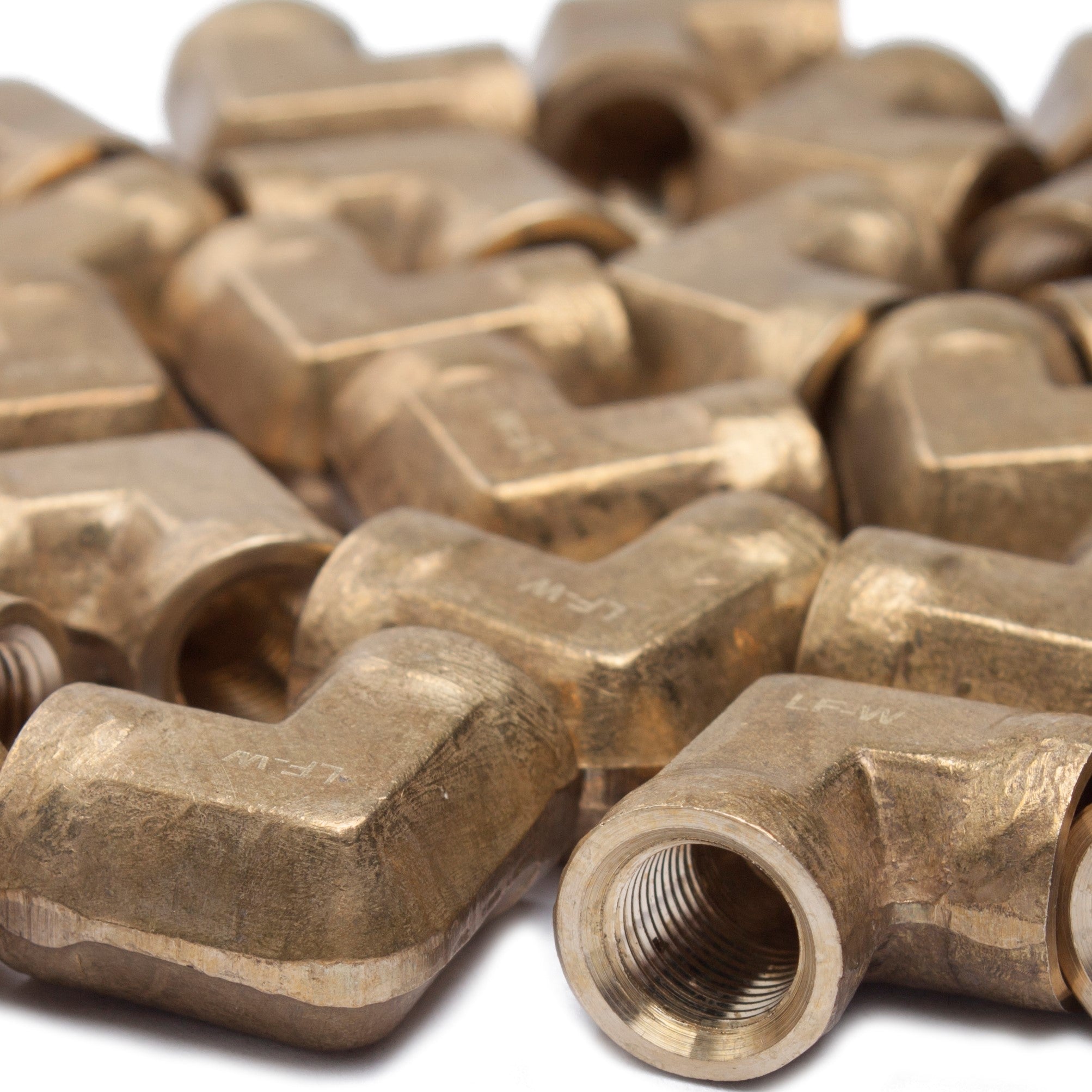 LTWFITTING Lead Free Brass Pipe Fitting 90 Deg 1/8 Inch Female NPT Elbow Air Fuel Water(Pack of 500)