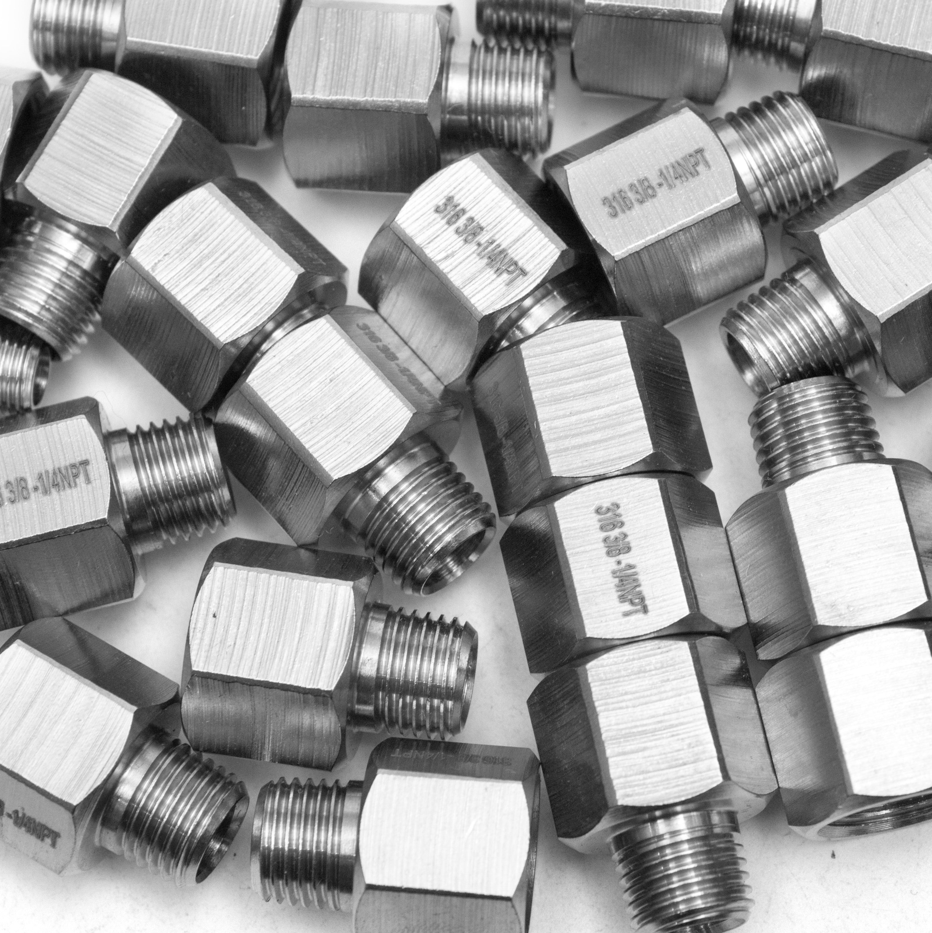 LTWFITTING Bar Production Stainless Steel 316 Pipe Fitting 3/8 Inch Female x 1/4 Inch Male NPT Adapter Air Fuel Water (Pack of 400)