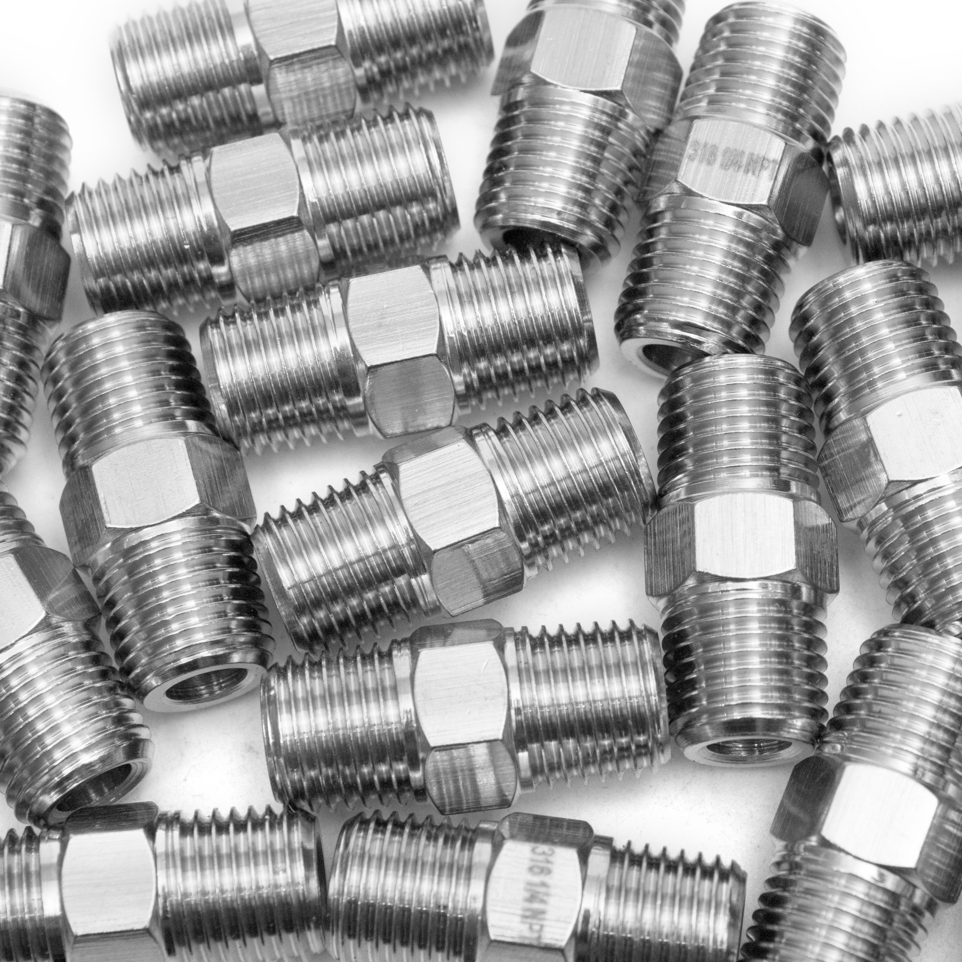 LTWFITTING Class 3000 Stainless Steel 316 Pipe Hex Nipple Fitting 1/4 Inch Male NPT Air Fuel Water (Pack of 300)